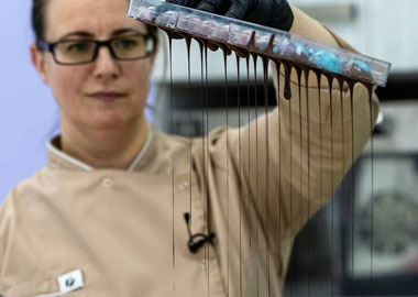 Носки из шоколада, букеты из зефира: как домашний кондитер зарабатывает на сладостях ручной работы